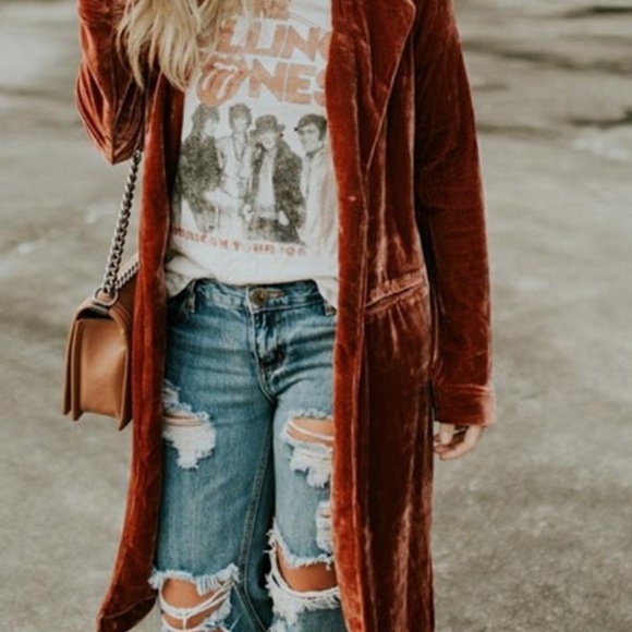 Velvet Duster - Picture 1 of 2